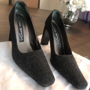 Via Spiagia grey knit heels